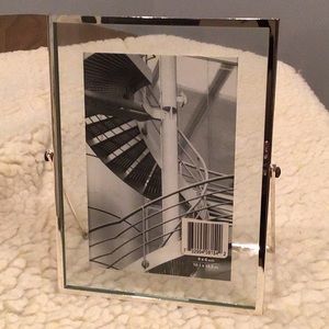 Floating easel 4x6 photo frame